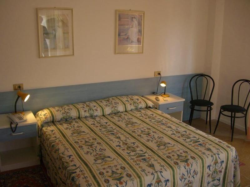 Hotel Myriam Lignano Sabbiadoro Bagian luar foto