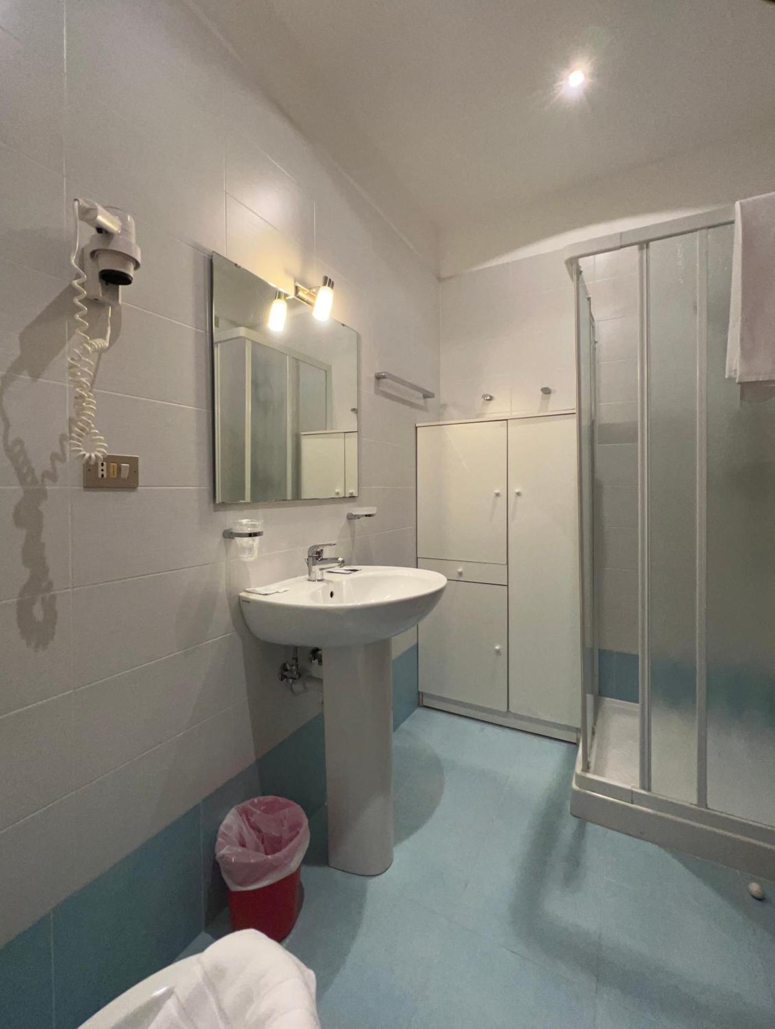 Hotel Myriam Lignano Sabbiadoro Bagian luar foto