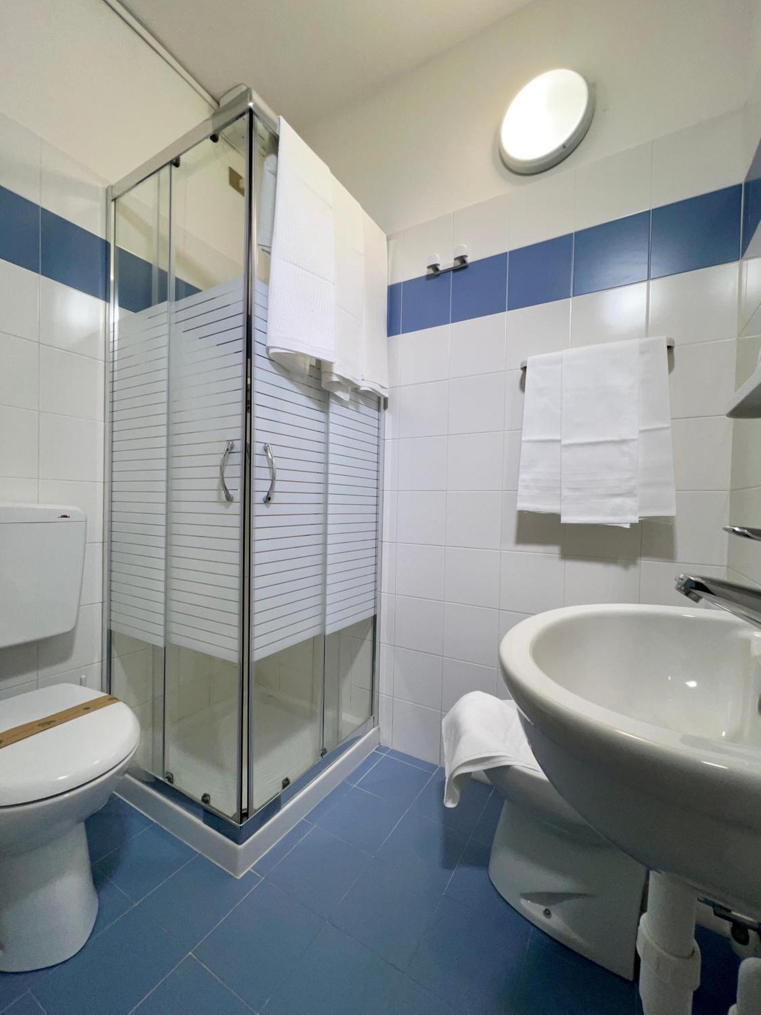 Hotel Myriam Lignano Sabbiadoro Bagian luar foto