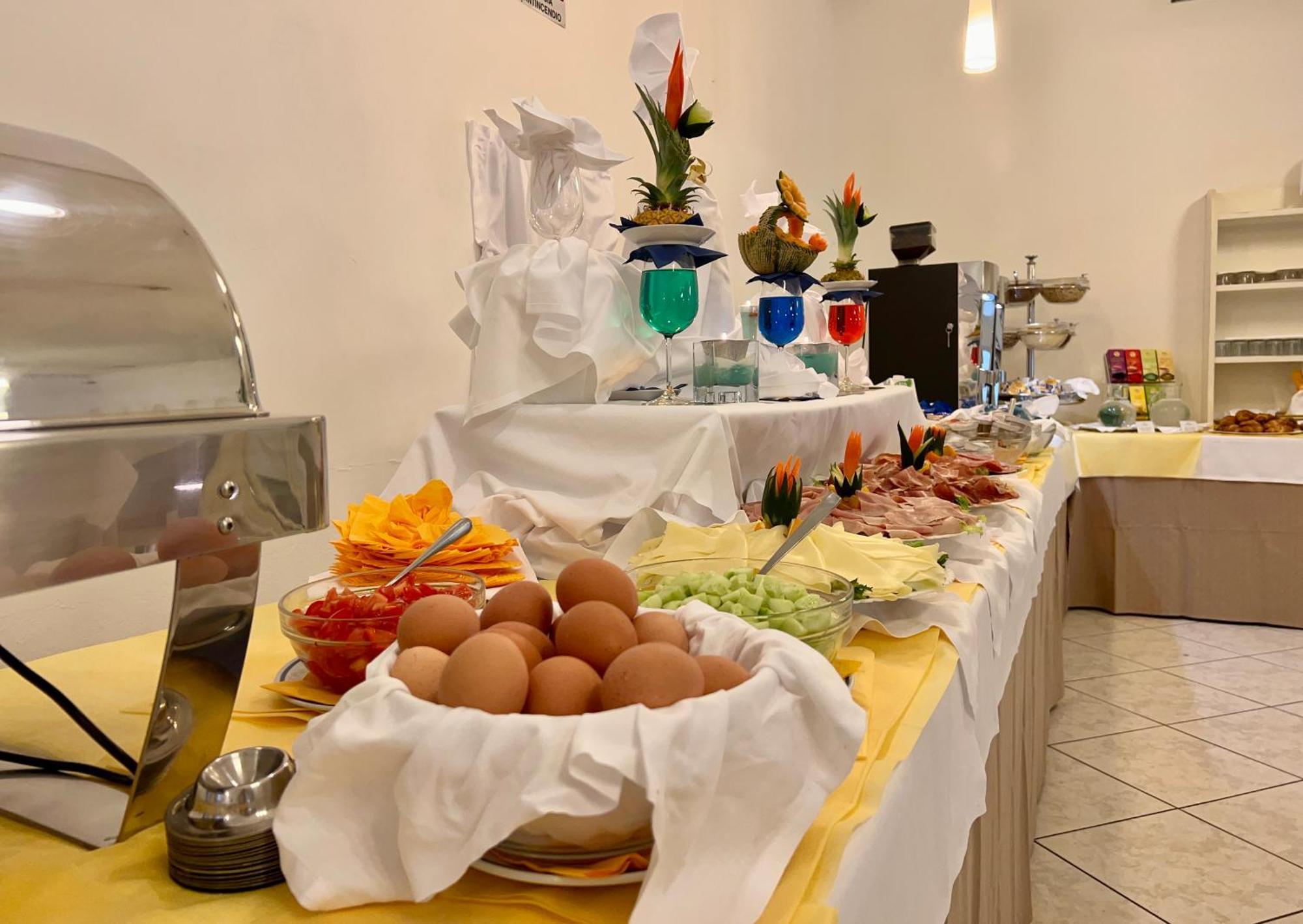 Hotel Myriam Lignano Sabbiadoro Bagian luar foto